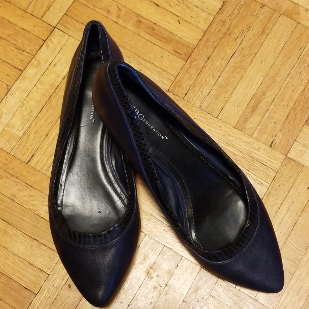 Bcbgeneration Black Flats. - image 2